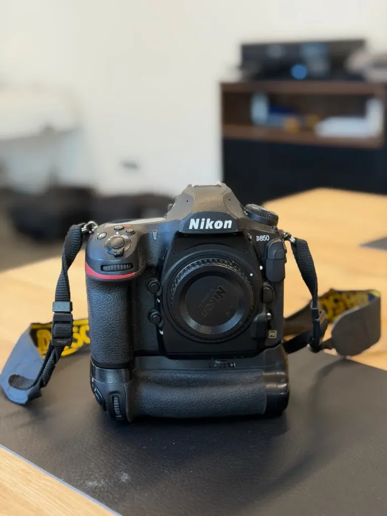 Nikon D850 met 327 029 clicks