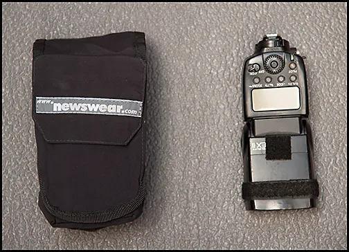 Newswear Strobe Aqua Pouch